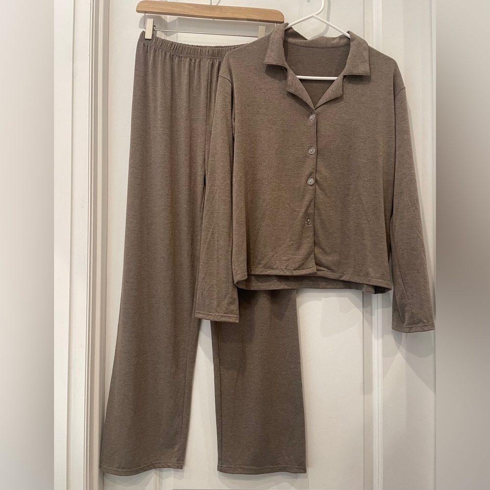 Cozy Two-Piece Loungewear Set in Taupe